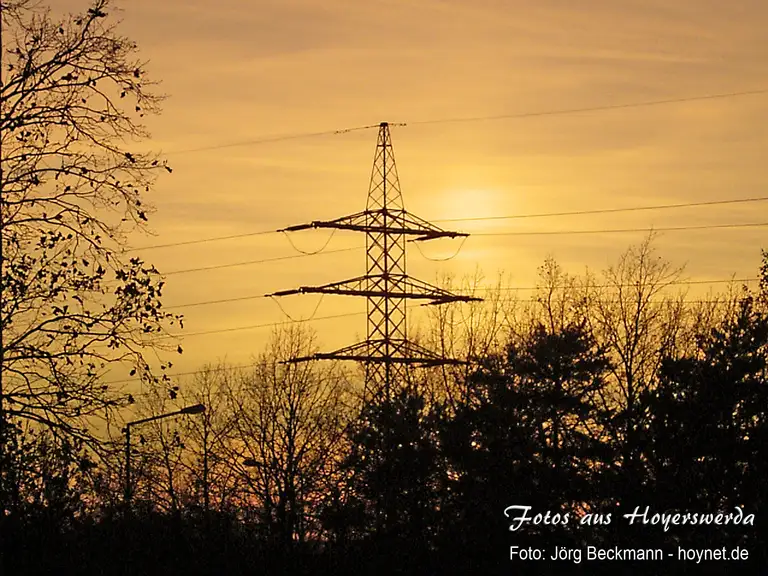 Strommast im Sonnenuntergang
