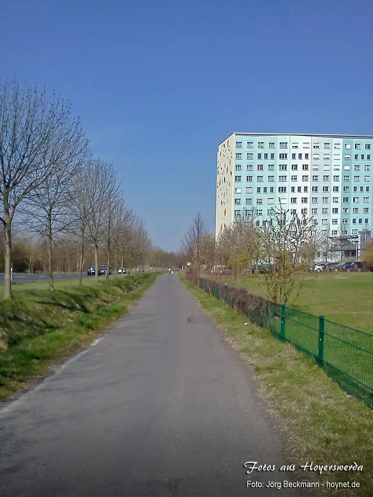 Fahrradweg an der Südstraße von Hoyerswerda